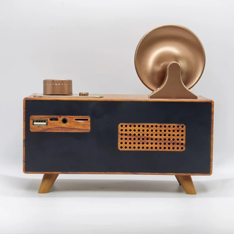 古いラジオミニ小さな木製のレトロなビンテージスタイルのデザイン